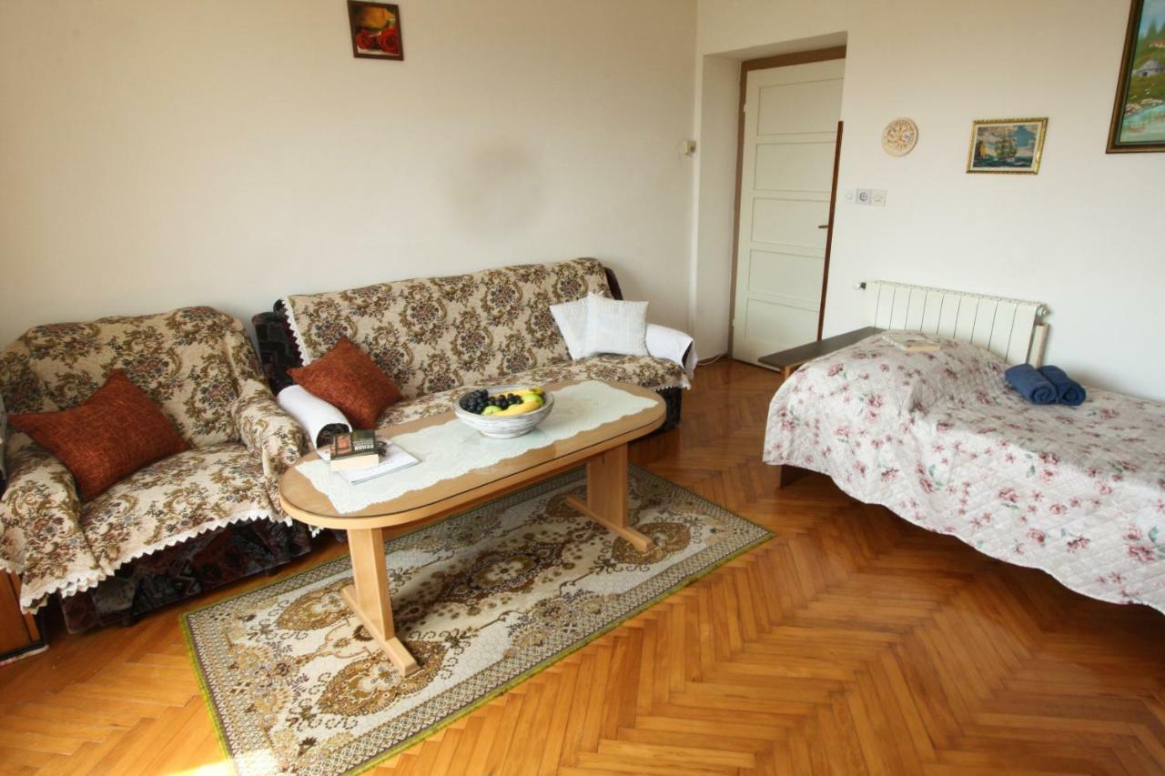 Apartment Persich Pula Ngoại thất bức ảnh