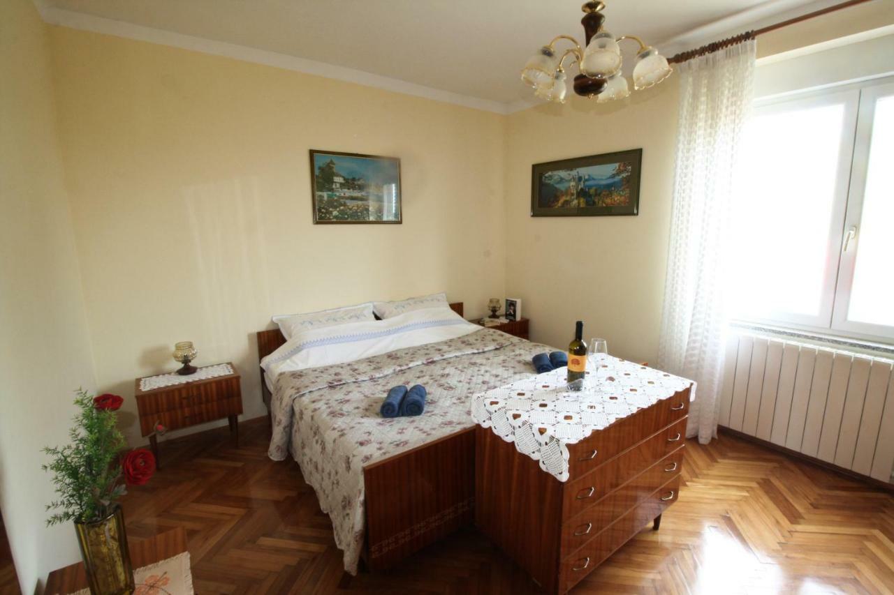 Apartment Persich Pula Ngoại thất bức ảnh