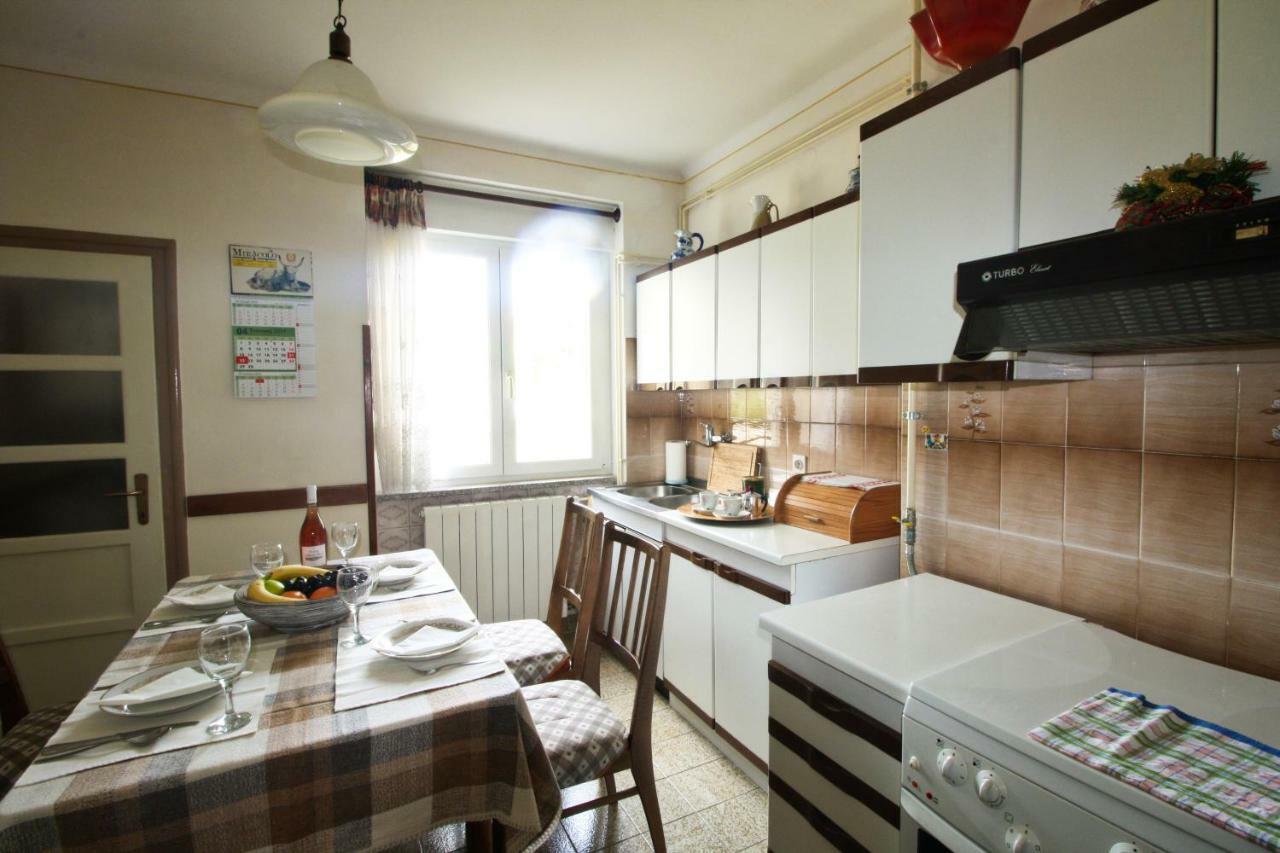 Apartment Persich Pula Ngoại thất bức ảnh
